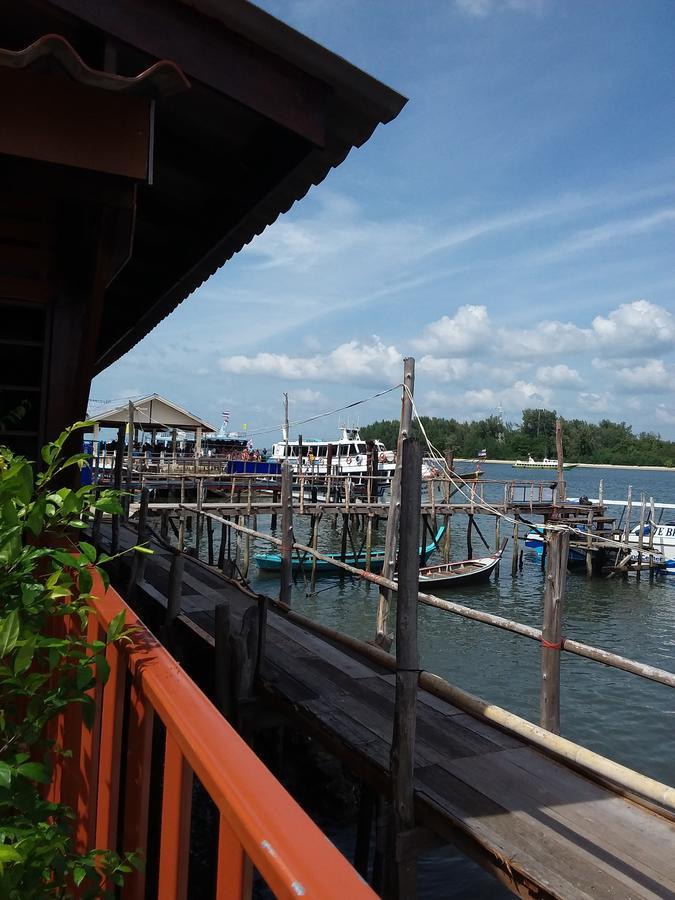 At Pier Hostel Lanta Ko Lanta Eksteriør bilde